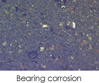 潤(rùn)滑脂中過(guò)多的水會(huì)降低其厚度并導(dǎo)致水沖刷，導(dǎo)致基礎(chǔ)油氧化并導(dǎo)致軸承腐蝕